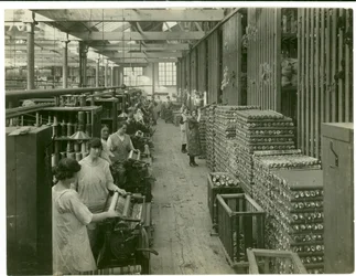 Impostazione delle bobine Axminster, fabbrica di tappeti, 1923